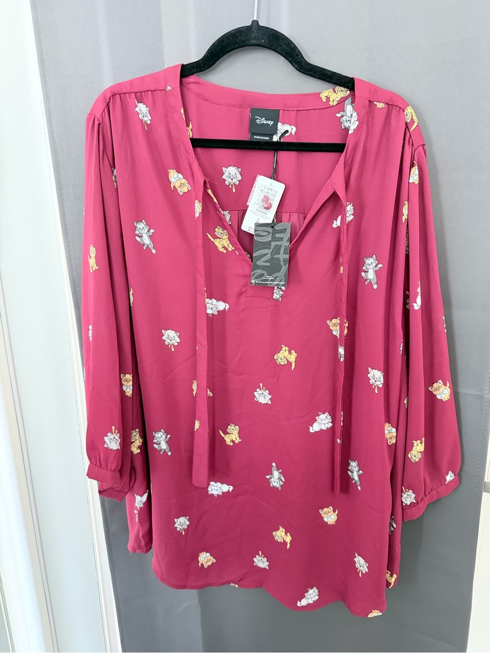 Disney Magenta Cat Print 3/4 Sleeve top